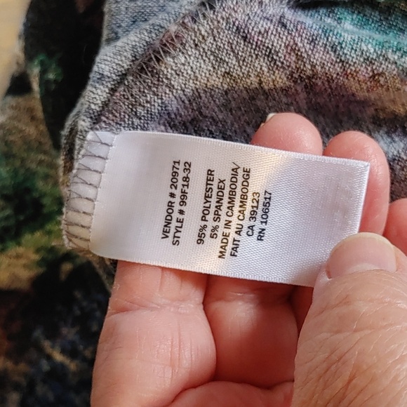 2/$30 Women's Northern Reflections Multicolor Long Sleeve Lightweight Hoodie - Picture 9 of 10